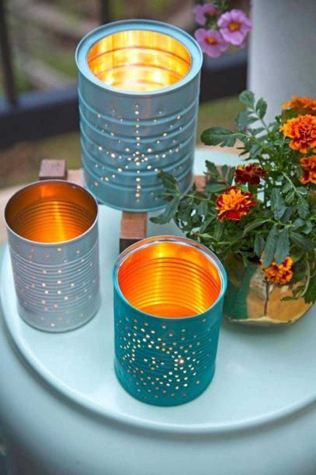Подсвечники из консервных банок