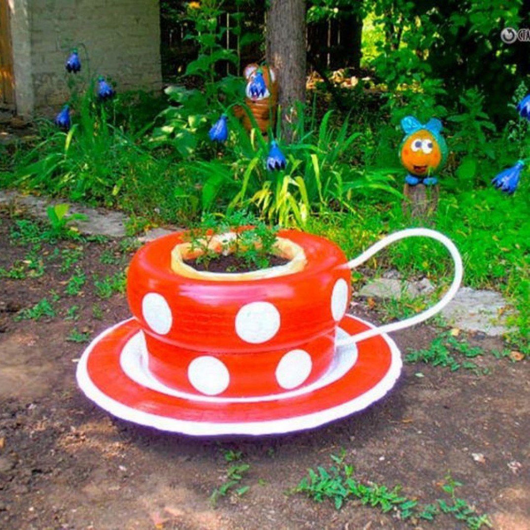 Чайник из колес для сада