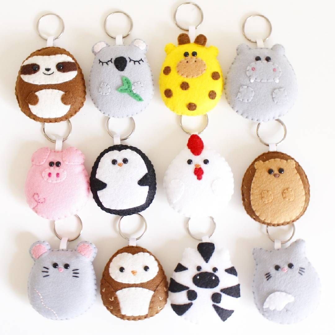 Игрушка брелок из фетра