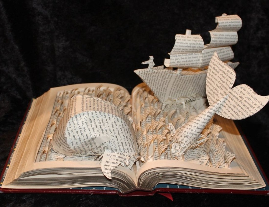 Фигурки из книжных страниц