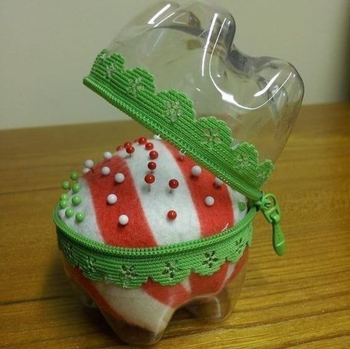 Игольница из пластиковой бутылки