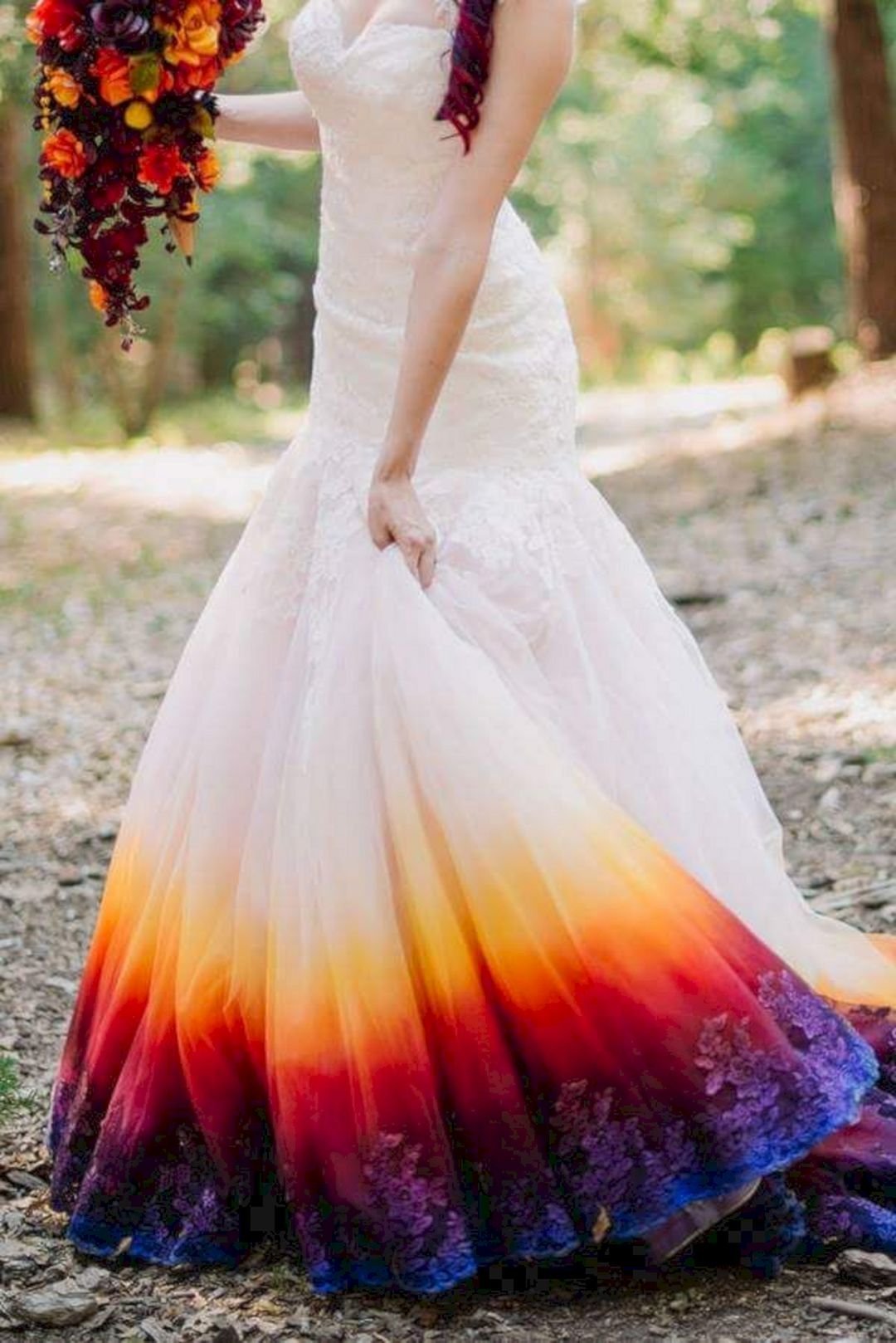Яркие свадебные платья