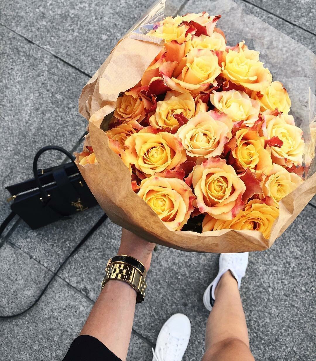 Букет цветов желтых роз