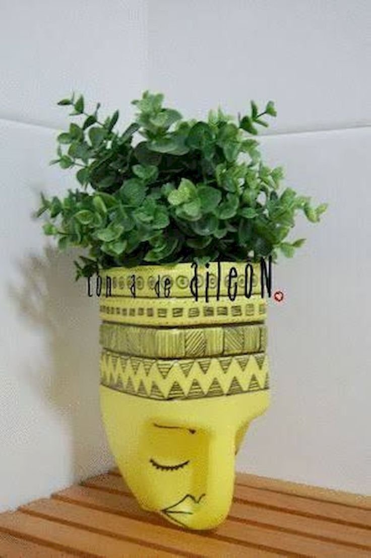 Цветочный горшок из канистры