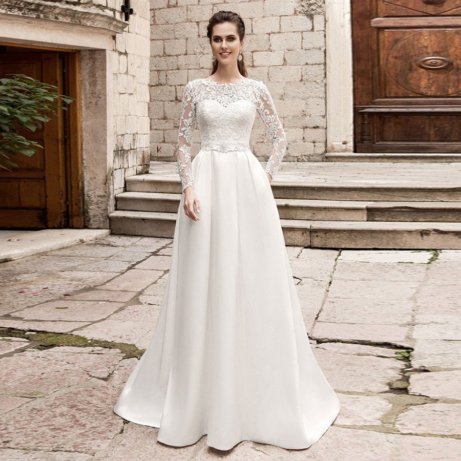 Классическое свадебное платье с длинным рукавом