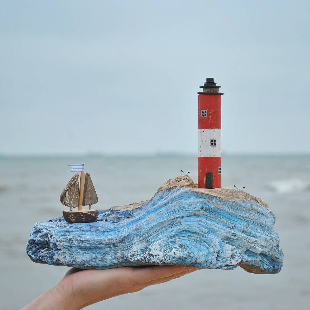 Маяк из морской коряги