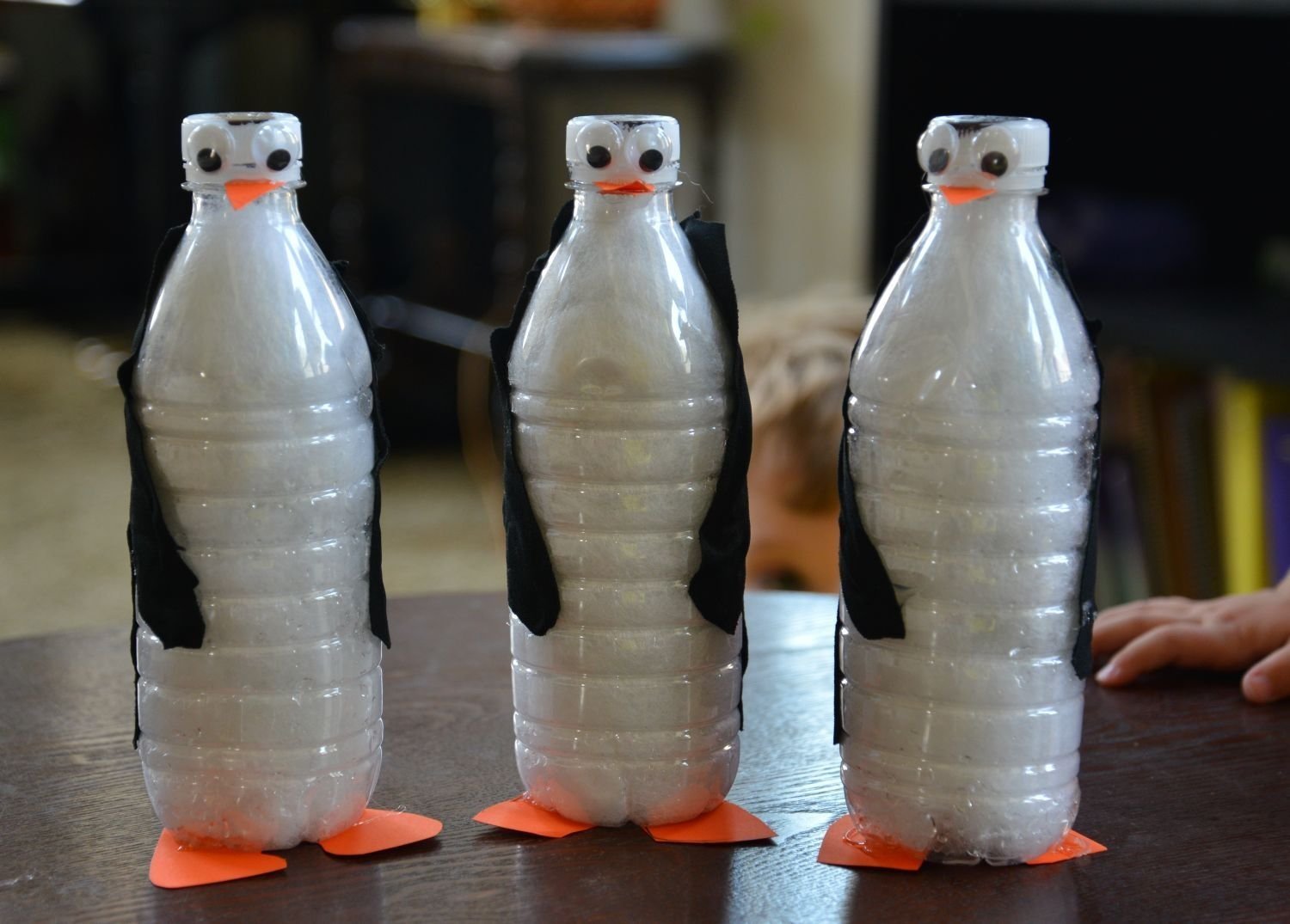 Как сделать пингвина из пластиковой бутылки