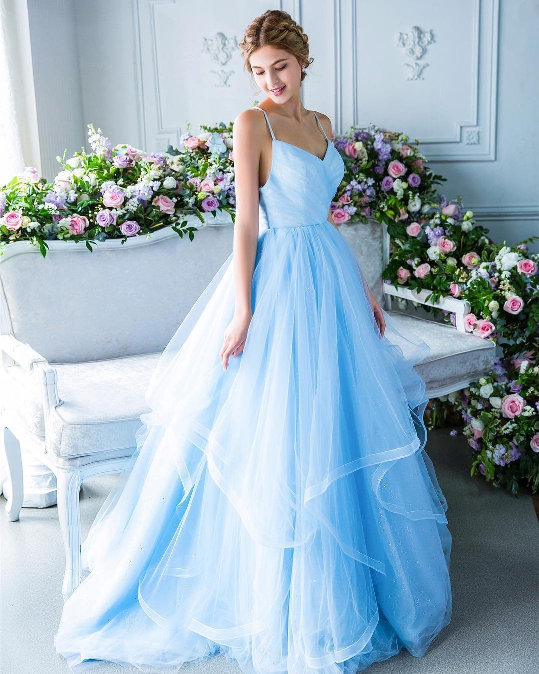 Свадебное платье нежно голубого цвета