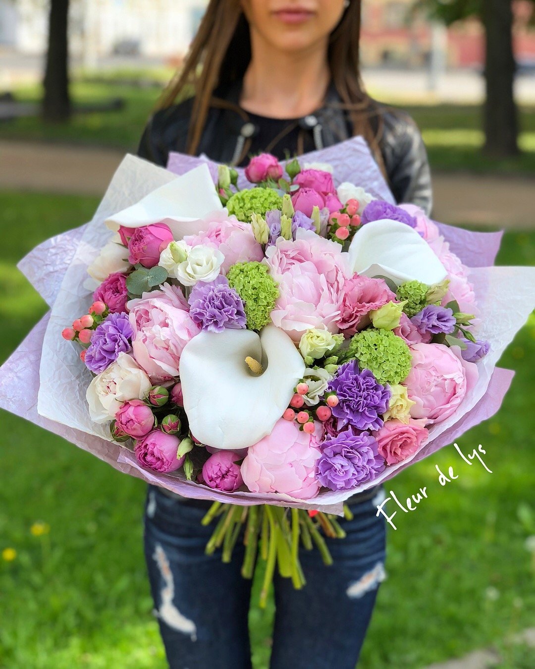 Букет каллы и пионы