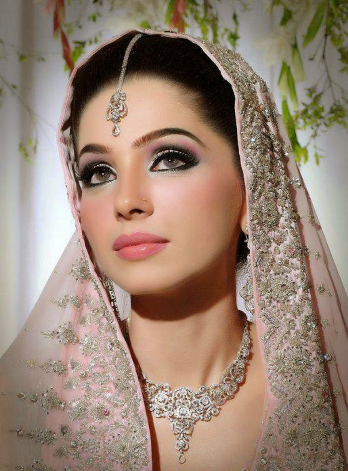 Свадебный индийский макияж