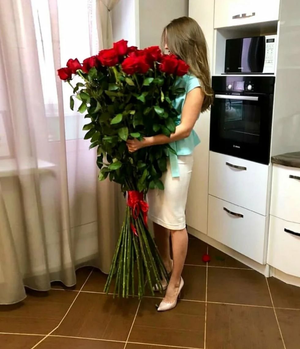 Гигантские розы