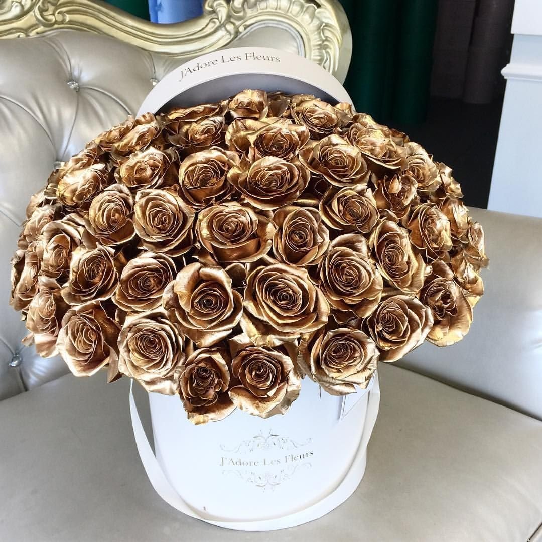 Букет с золотыми розами