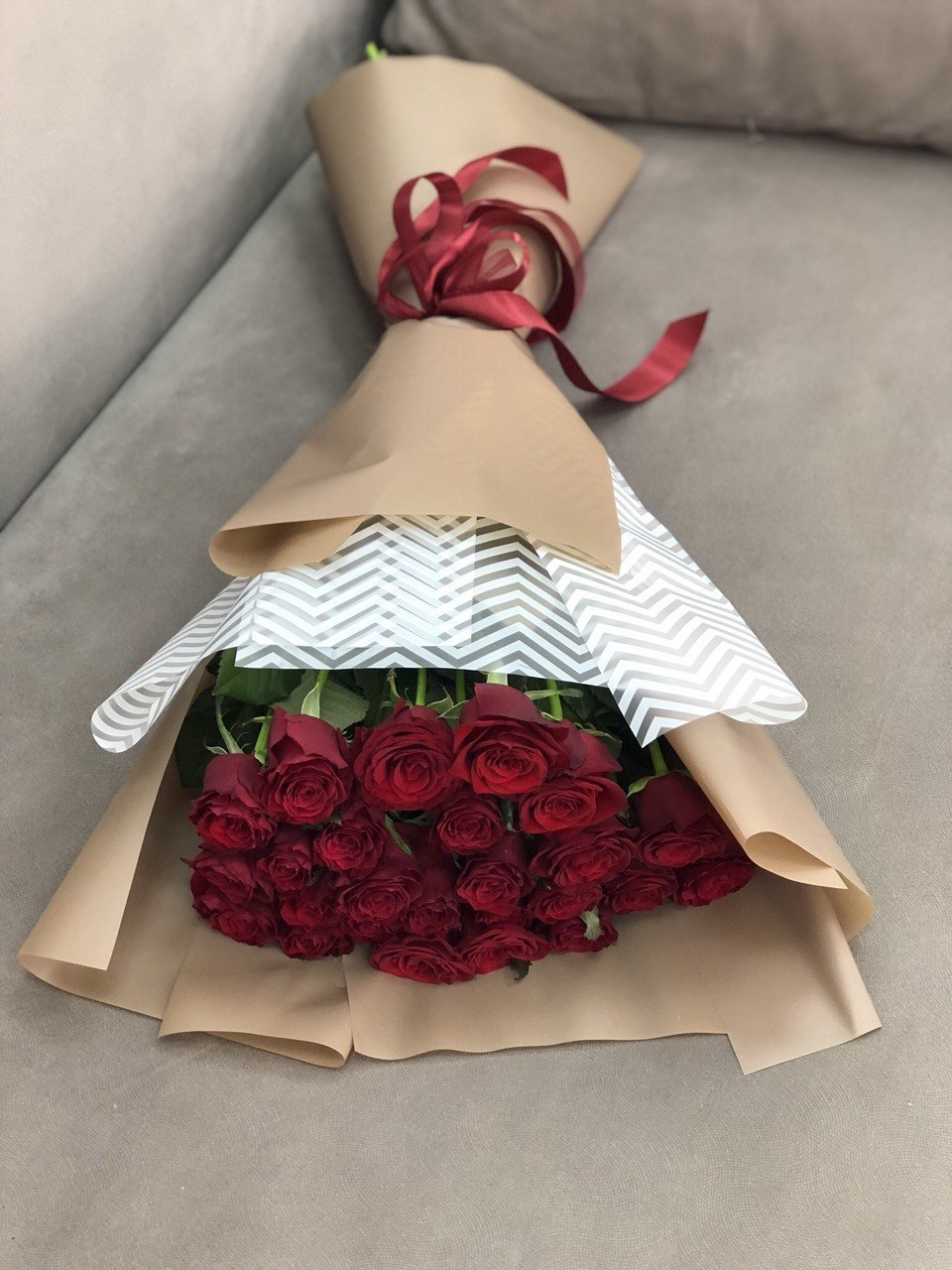 Цветы в бумажной упаковке