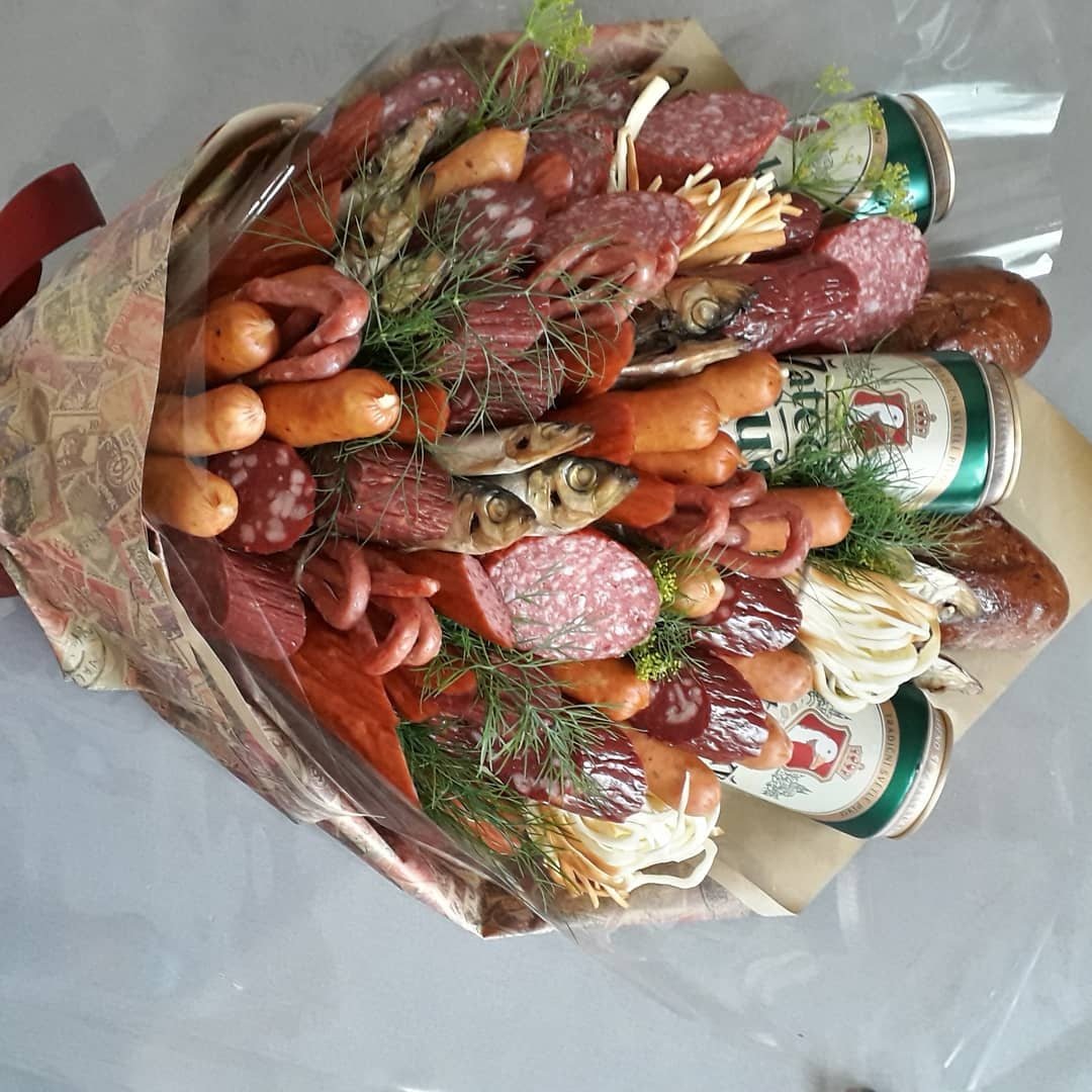 Букеты для мужчин из продуктов в Альметьевске