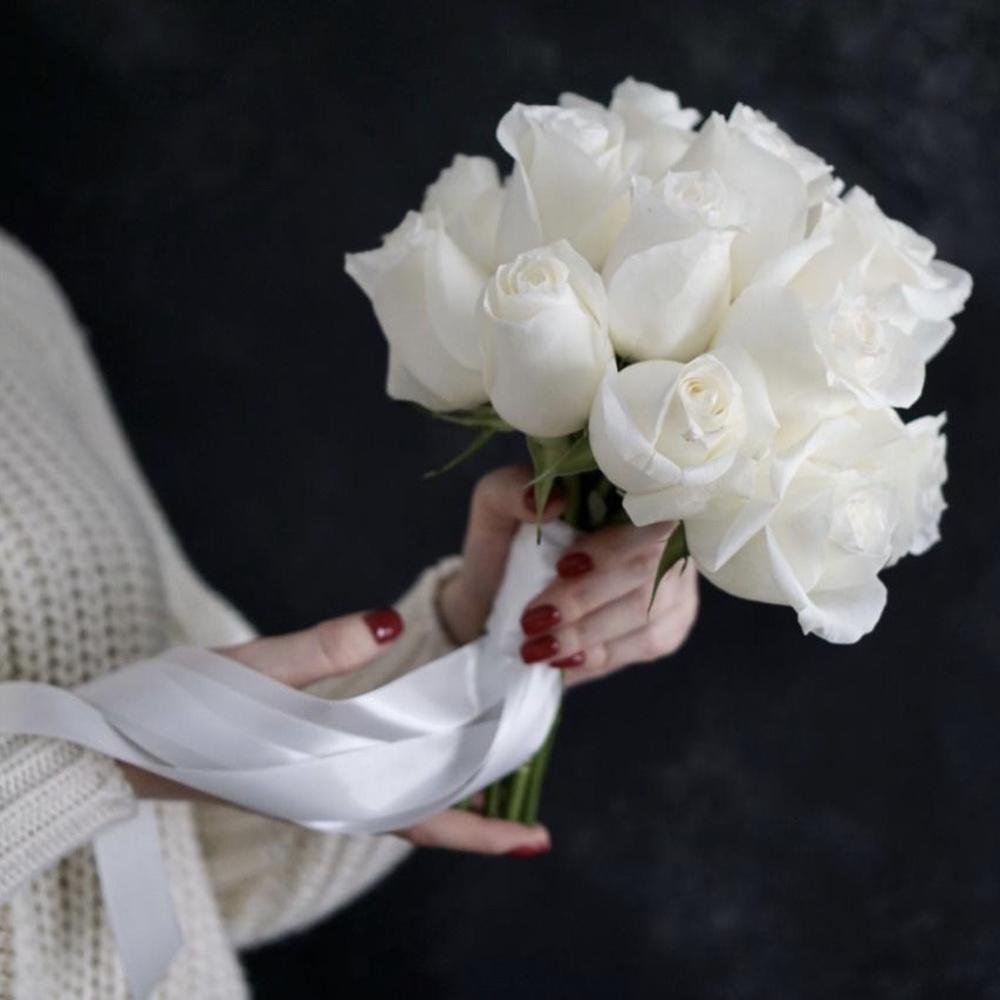 Букет невесты белые розы