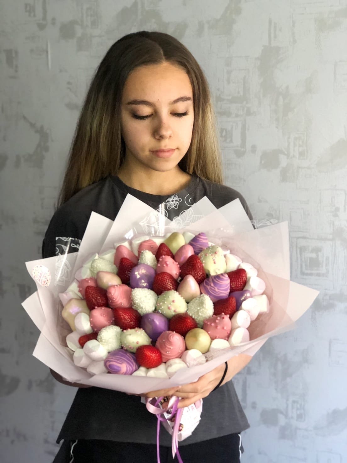 Букет из клубники в шоколаде для девочки