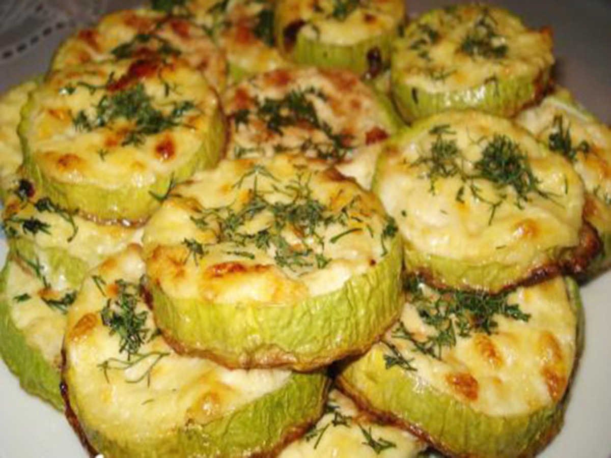 Кабачки,запечённые с чесноком и сыром