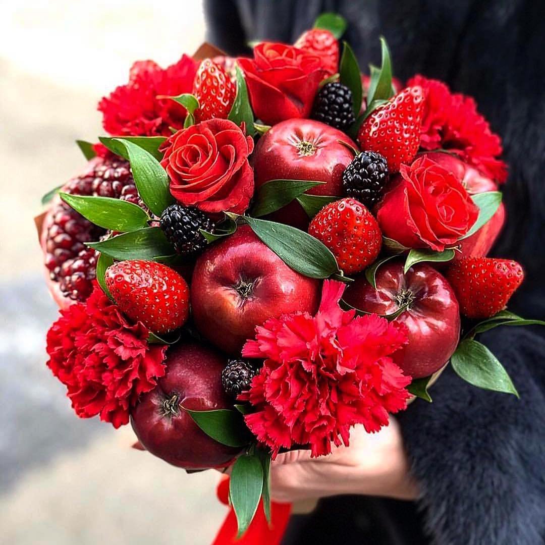 Букет с ежевикой