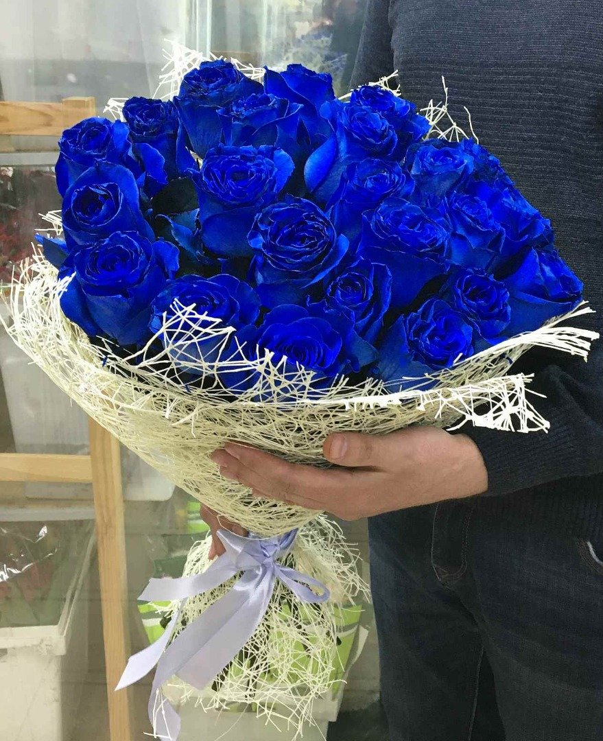 Синие кустовые розы
