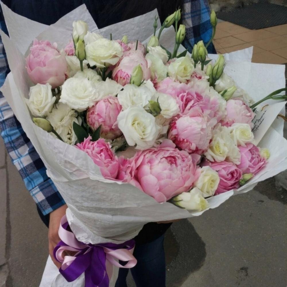 1 Пион с эустомой букет