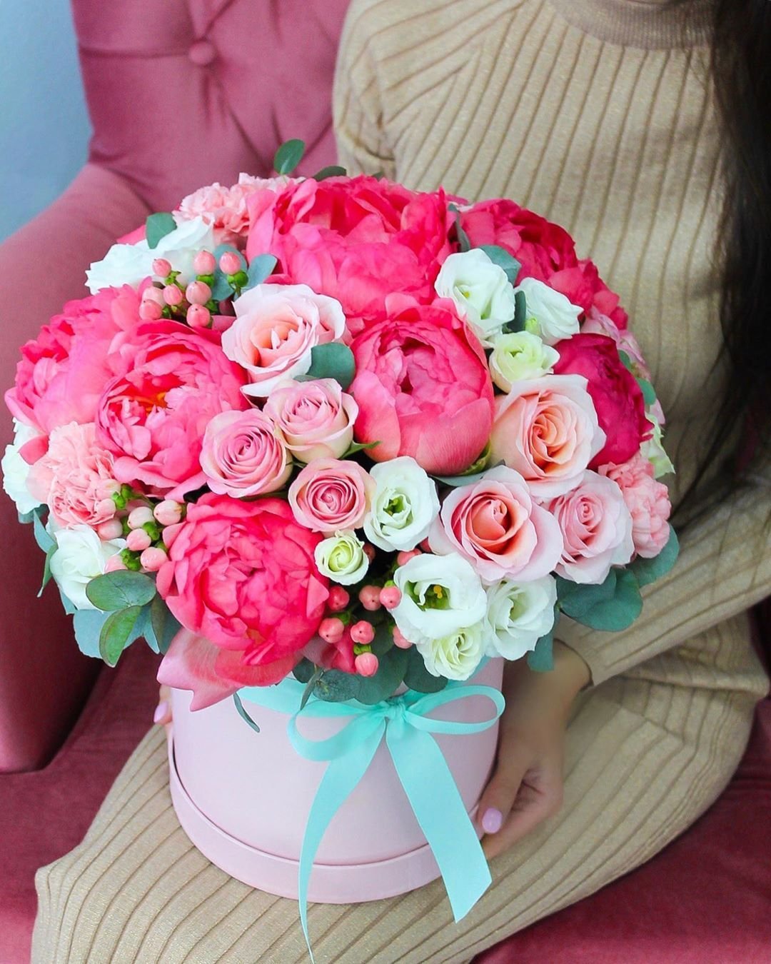 Коралловые пионы букет