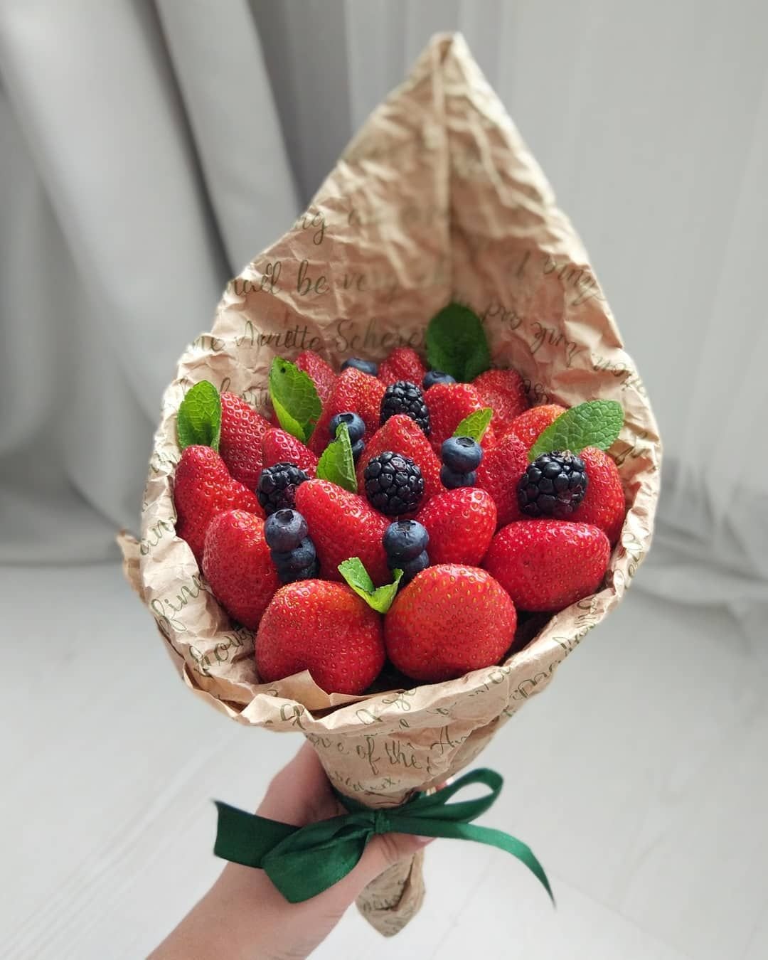 Клубничный букет мини