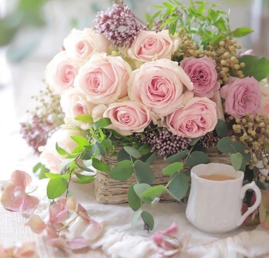 Картинка утро доброе розовое. Утренние цветы. Доброе утро розы. Доброе утро цветы. Доброе утро нежные цветы.