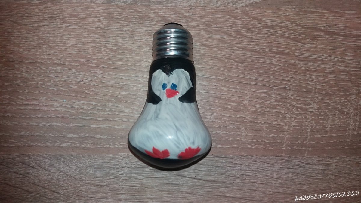 Пингвин из лампочки
