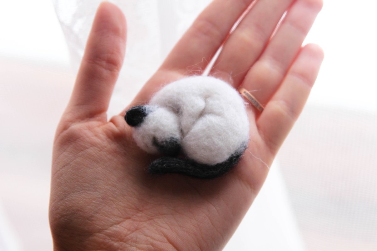 Миниатюрные игрушки из шерсти