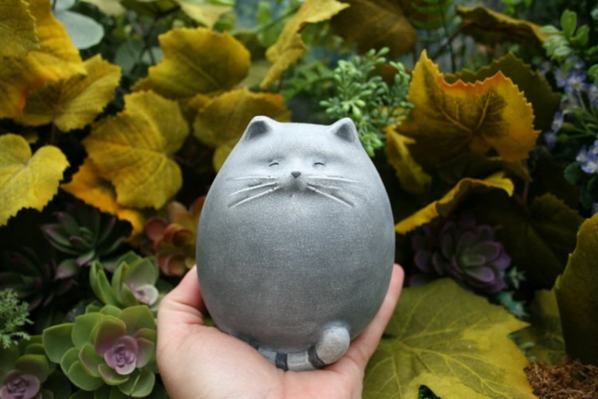 Кот из цемента для сада