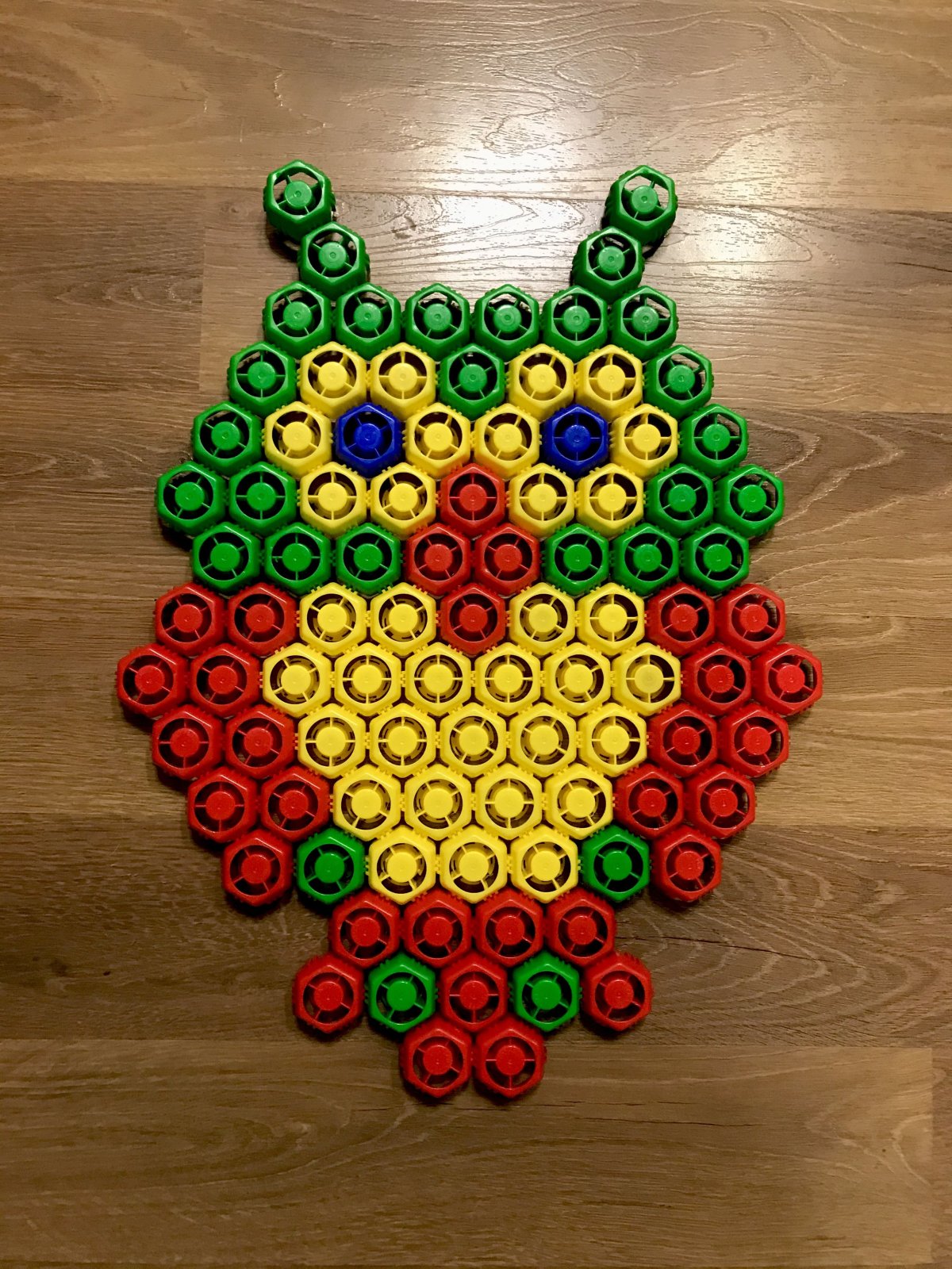 Из крышек ФРУТОНЯНЯ