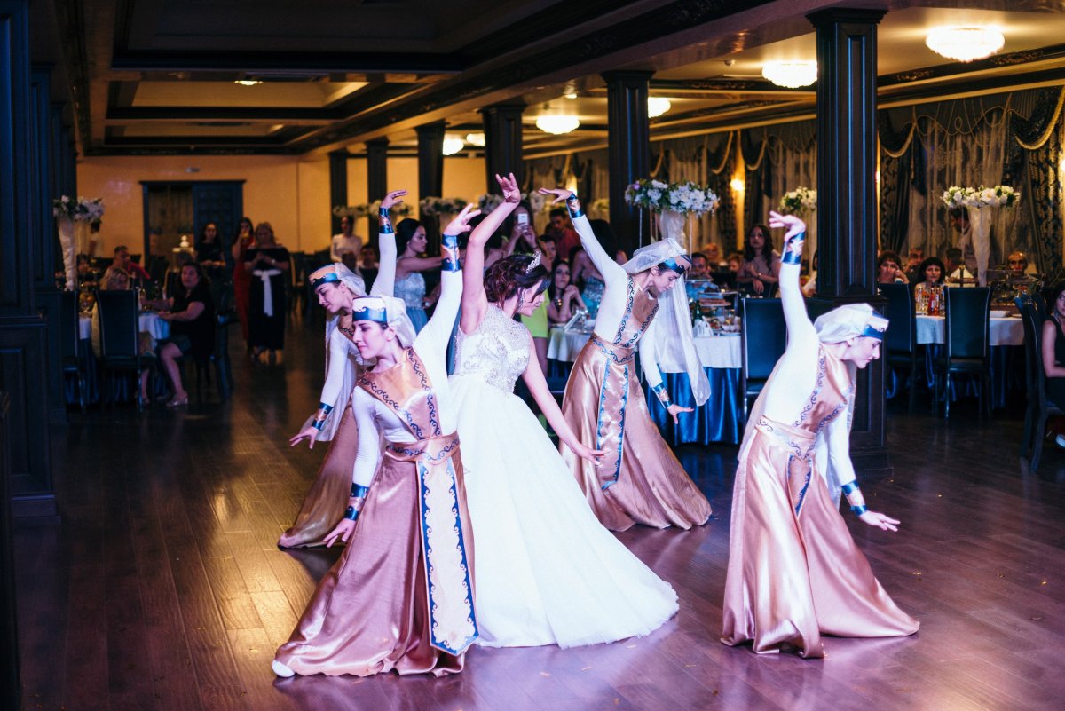 Армянский свадебный танец невесты