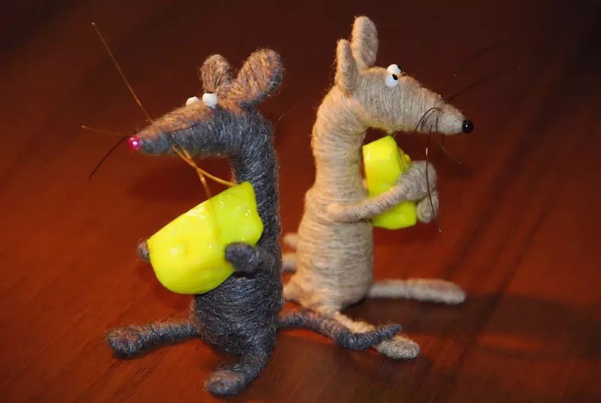 Мышонок из пряжи