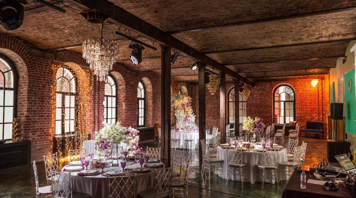 Зал ратуша Loft Hall