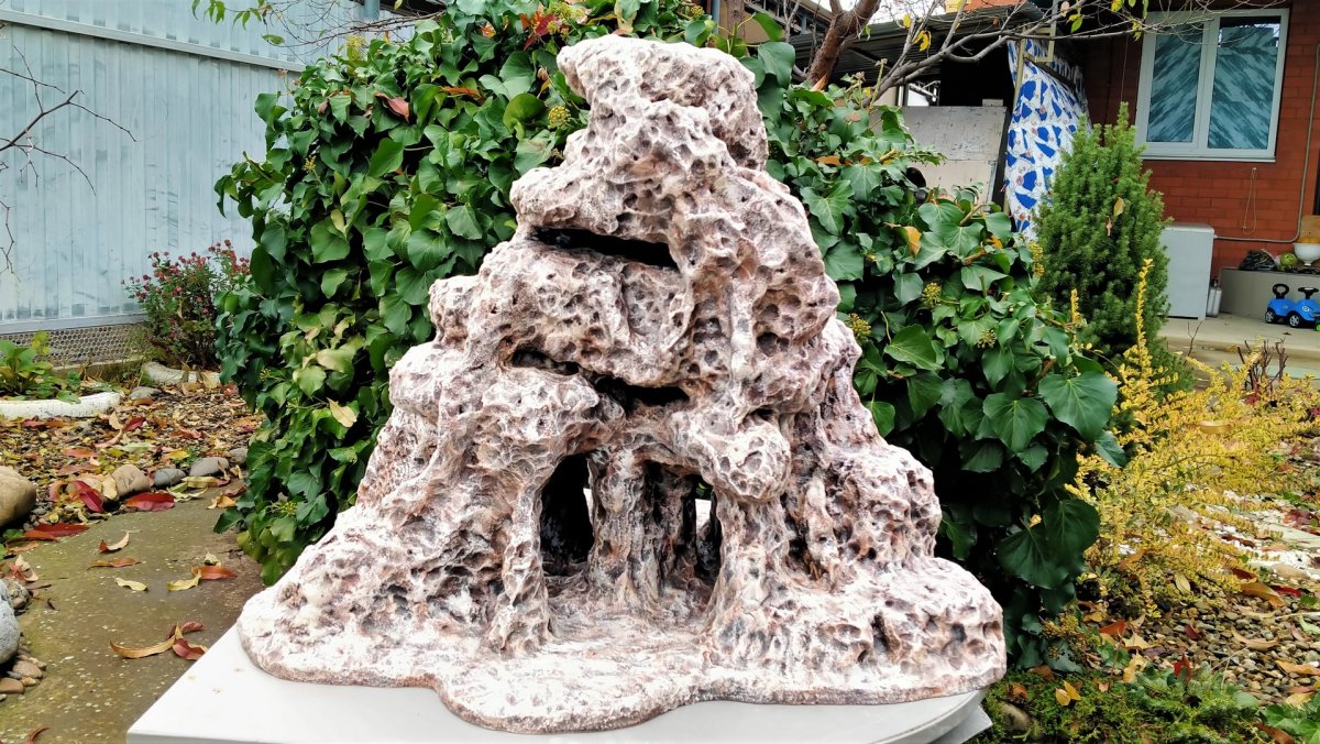 Из камня