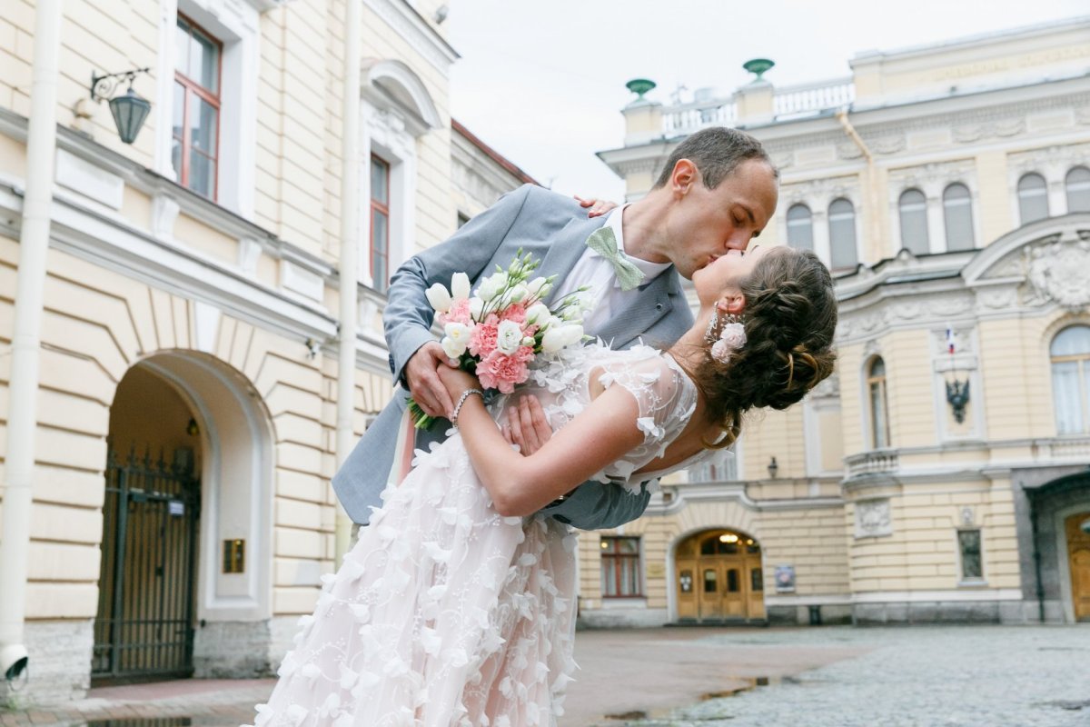 Профессиональный фотограф на свадьбе