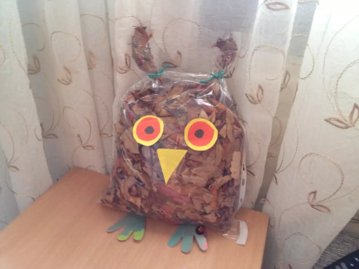 Сова из листьев поделка