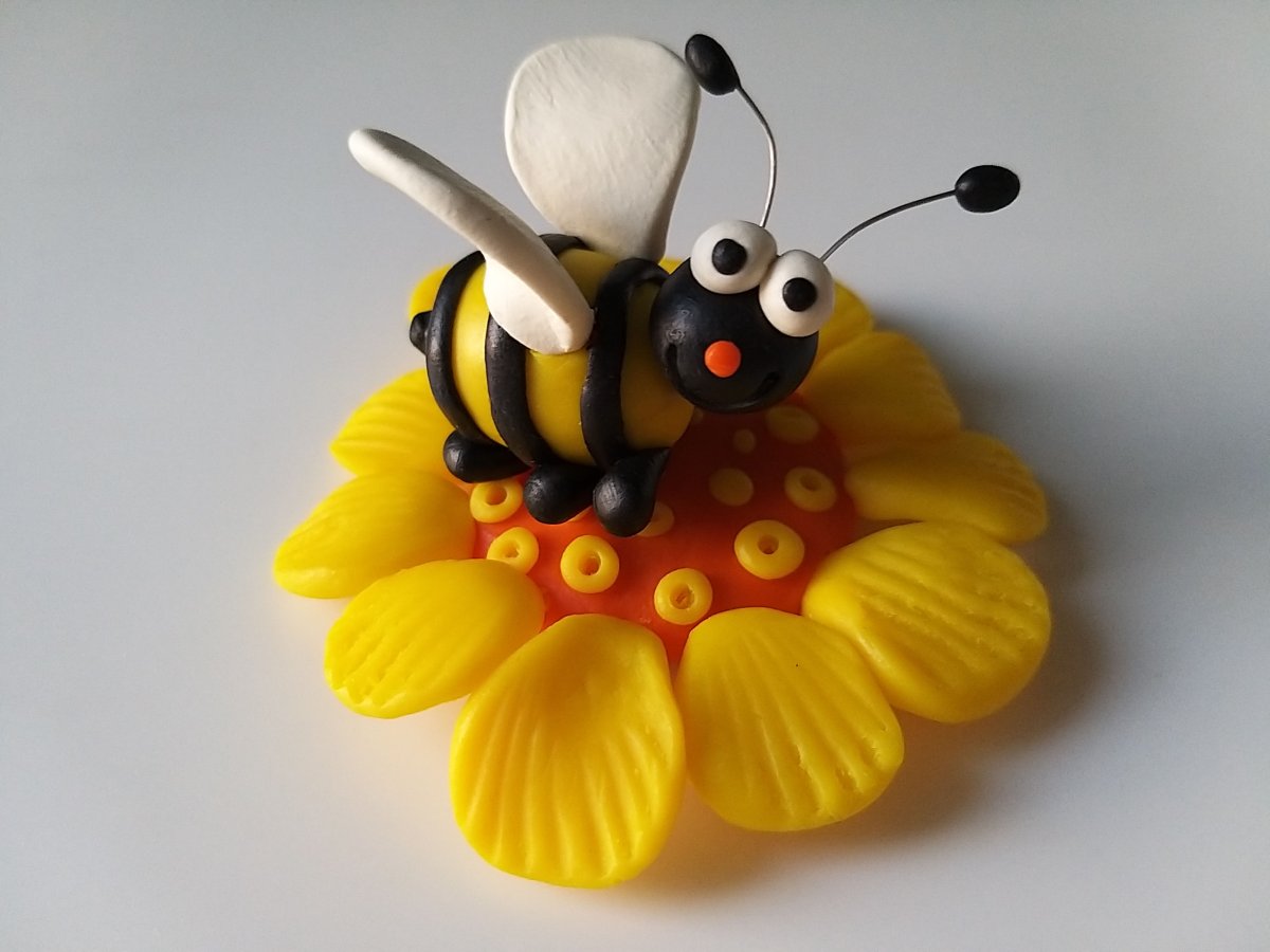Поделка пчела из пластилина