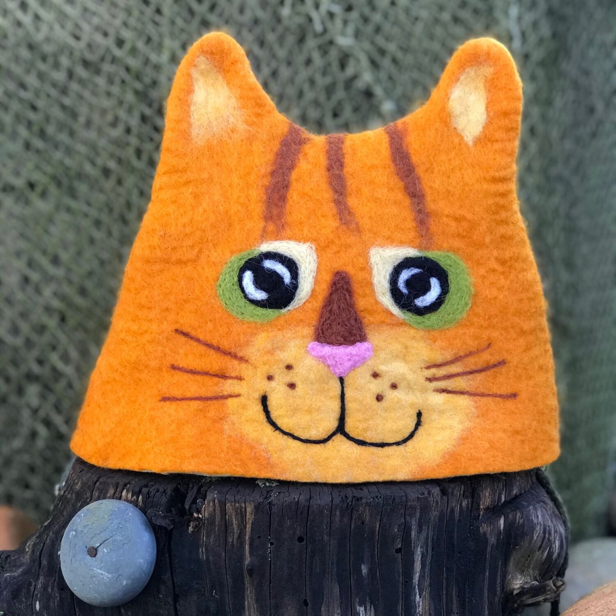 Шапка валяная кот