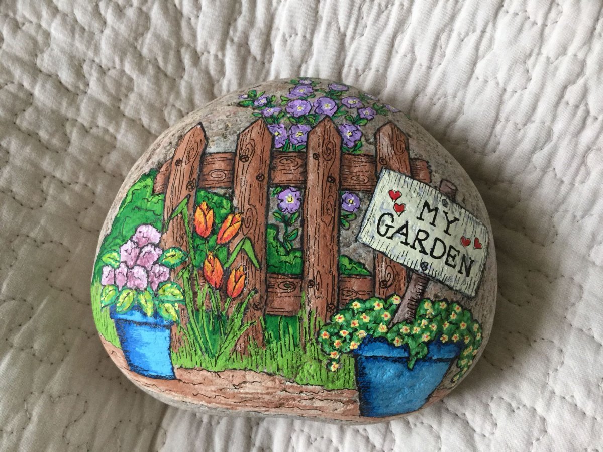 Рисование на камнях домики