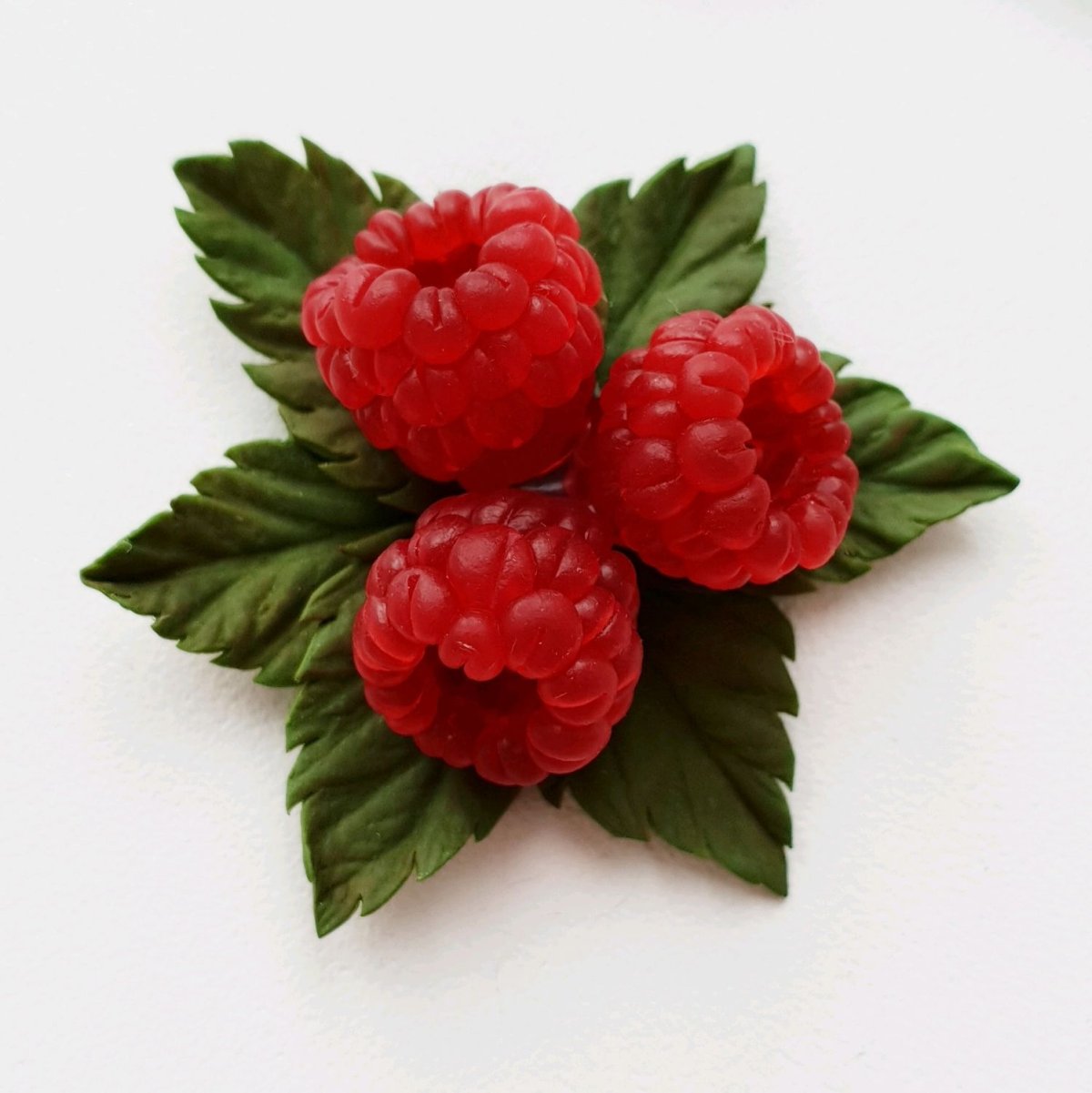 Малина из полимерной глины