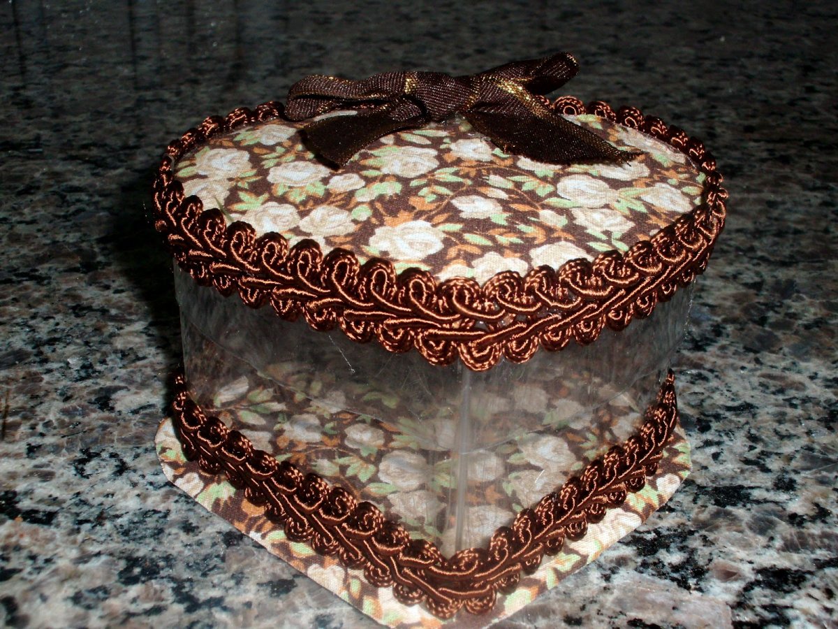 Шкатулки из пластмассовых бутылок