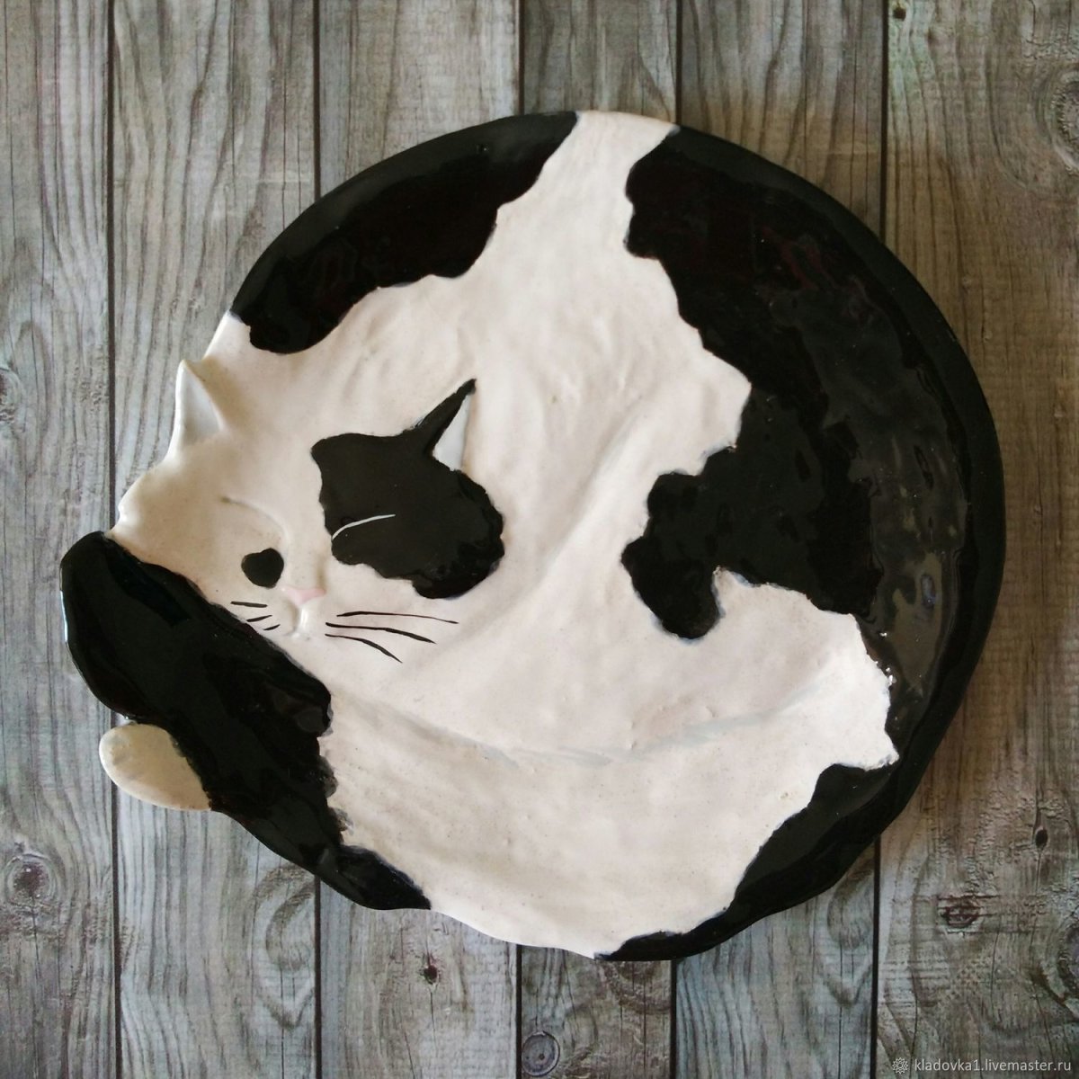 Тарелка кот из глины