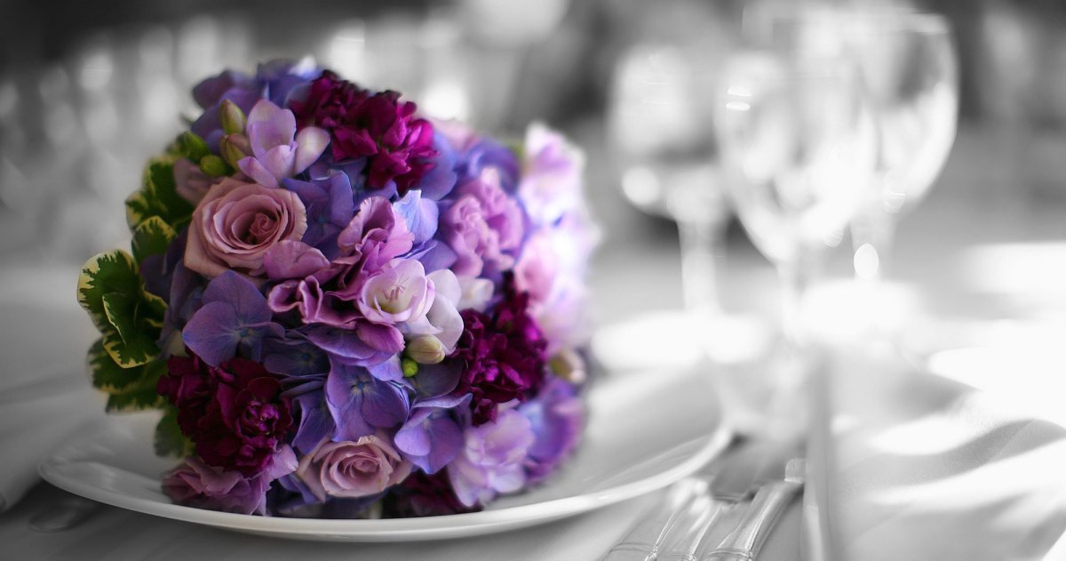 Свадебный букет с фиолетовым оттенком