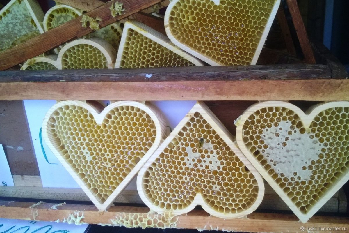 Магазинная рамка с медом