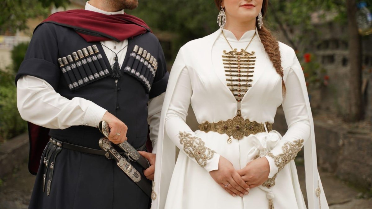 Камила Черкес