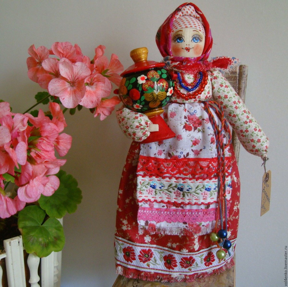 Тряпичная кукла на ложке