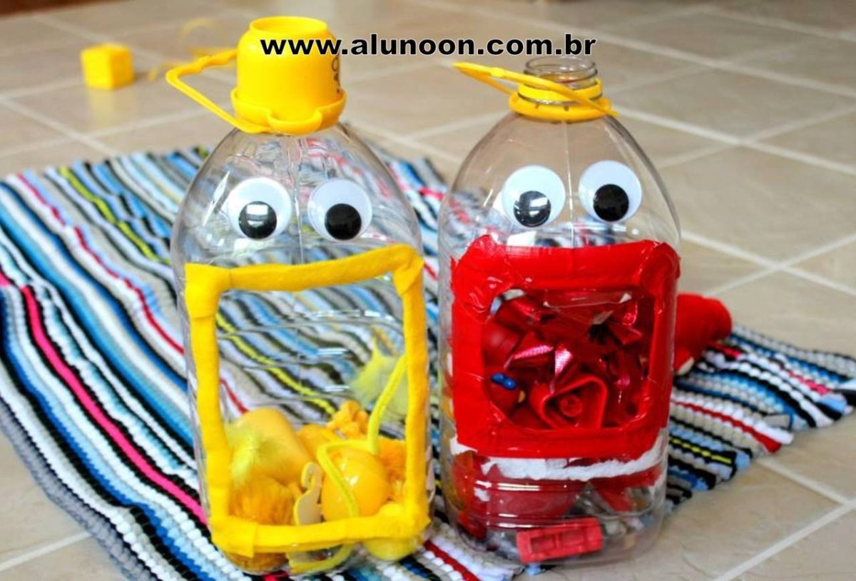 Развивающие игрушки из бутылок
