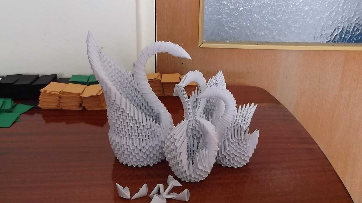 Лебедь из бумаги