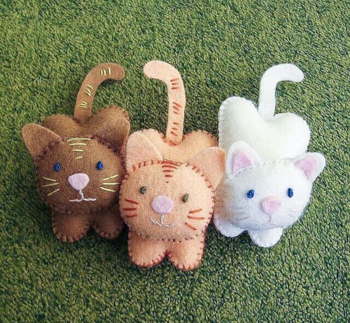 Кошечка из фетра